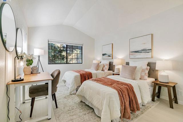 636 Praderia Cir, Fremont CA: https://media.crmls.org/mediaz/b981d63b-8a60-43a2-87ed-34e6ca6308ae.jpg