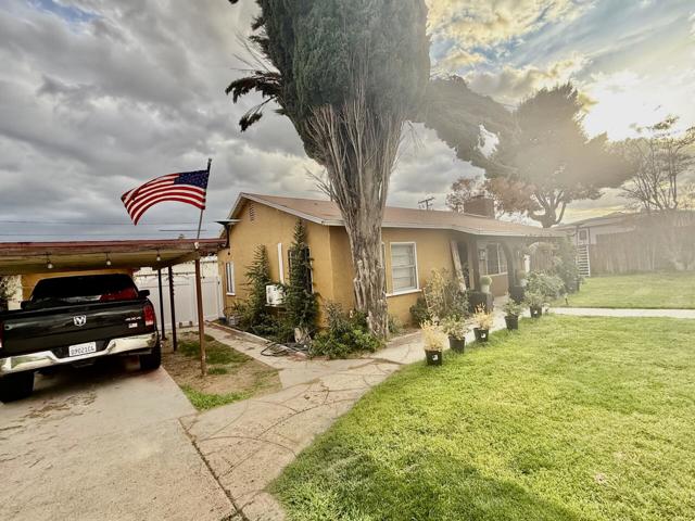 2356 W Hays Street, Banning CA: https://media.crmls.org/mediaz/b981f7ff-4ec0-4514-bcb3-41b903fa8395.jpg