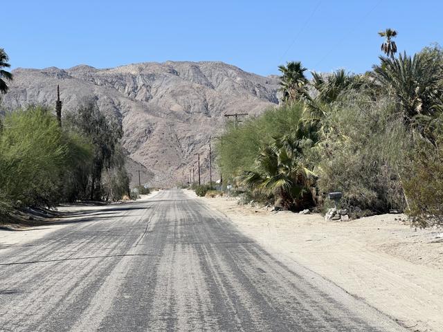 21130 Hot Springs Road, Desert Hot Springs CA: https://media.crmls.org/mediaz/b98212e5-78a3-4bc1-be35-efb362a0a902.jpg