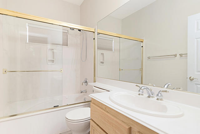 79851 Carmel Valley Avenue, Indio CA: https://media.crmls.org/mediaz/b9821773-aab4-4254-8dd2-2b72fe878848.jpg