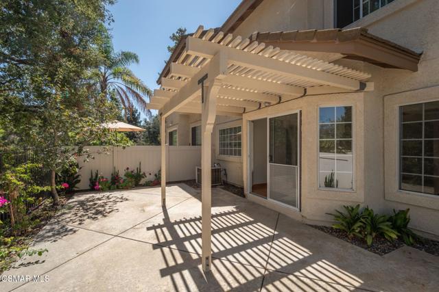 140 Windrose Drive, Newbury Park CA: https://media.crmls.org/mediaz/b9833cbd-b86d-41a2-8668-f497e9dcab7c.jpg