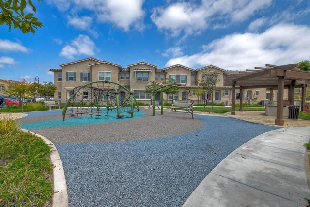 1097 Delpy View Point, Vista CA: https://media.crmls.org/mediaz/b9836e7f-669f-47ca-85c4-a36199a777ae.jpg