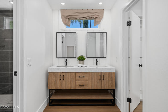 2257 Glastonbury Road, Westlake Village CA: https://media.crmls.org/mediaz/b983b169-532e-4302-a2b3-483b24b2431b.jpg