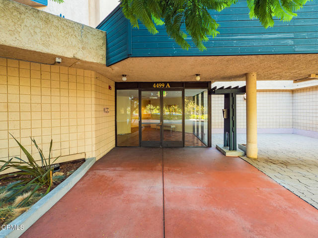 Detail Gallery Image 4 of 39 For 4499 via Marisol #217,  Los Angeles,  CA 90042 - 2 Beds | 2 Baths