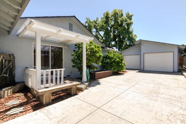 970 W Hedegard Avenue, Campbell CA: https://media.crmls.org/mediaz/b98407c6-b8e7-4f16-8036-41b2b271abdb.jpg