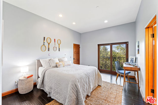 24410 Mulholland Highway, Calabasas CA: https://media.crmls.org/mediaz/b9845259-4a3a-4104-986c-08daf81ad81d.jpg