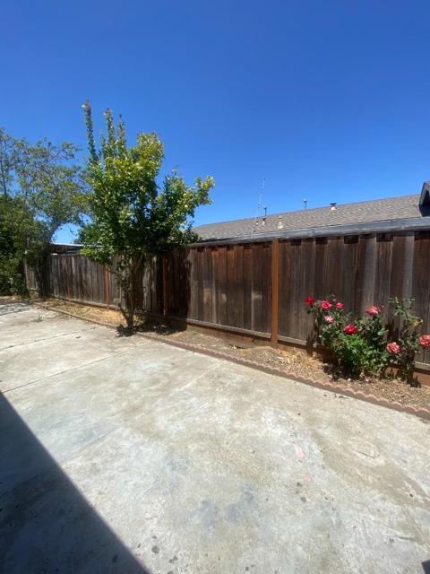 170 Gonzalez Drive, Hollister CA: https://media.crmls.org/mediaz/b984fc69-fe43-4b3a-90bc-8d10e29ac8b4.jpg