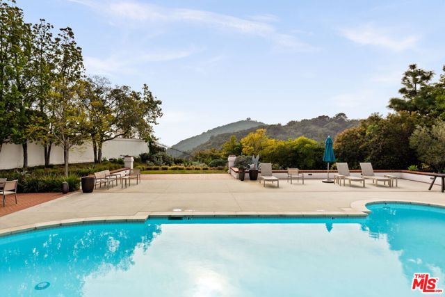 Drew Fenton | 2113 Stoney Hill Road Los Angeles CA | MLS: 7403799