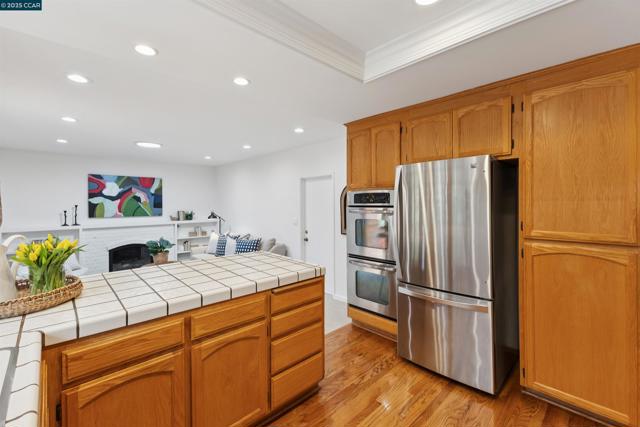 1752 Berrywood Ct, Concord CA: https://media.crmls.org/mediaz/b9862d6f-2d39-4db2-81e8-6fefe3f45491.jpg