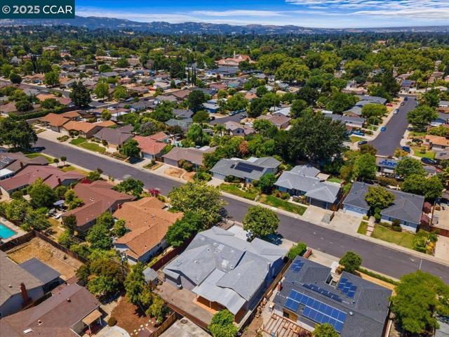 1578 Dianda Dr, Concord CA: https://media.crmls.org/mediaz/b986a939-1f6a-4507-a11a-4099d14e606f.jpg