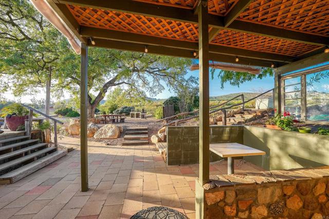 25260 E Old Julian Hwy, Ramona CA: https://media.crmls.org/mediaz/b986a9b4-9db4-4eed-85a4-9429f335f173.jpg
