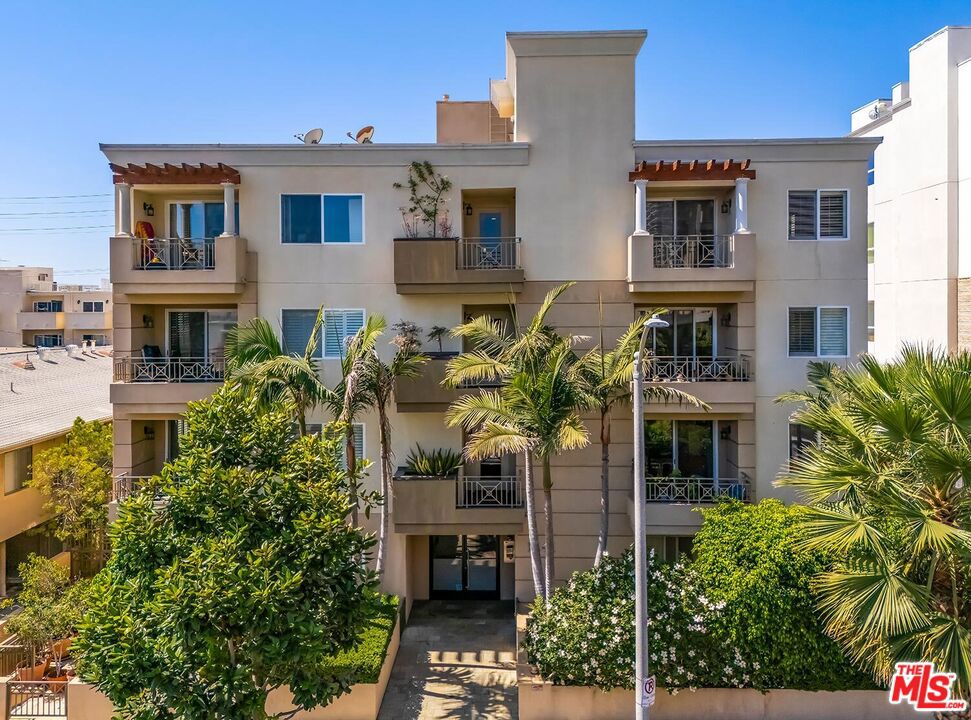1241 S Westgate Avenue #203