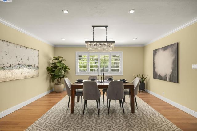 10 Easton Ct, Orinda CA: https://media.crmls.org/mediaz/b98747b2-e685-4004-8d3c-1500d1ddf68c.jpg