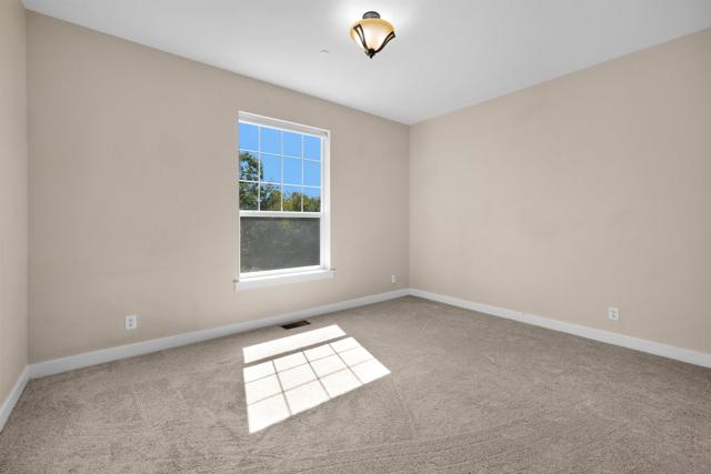 16725 Harrison Park Trail, Julian CA: https://media.crmls.org/mediaz/b987e085-4515-4aaa-9870-888176805e4b.jpg