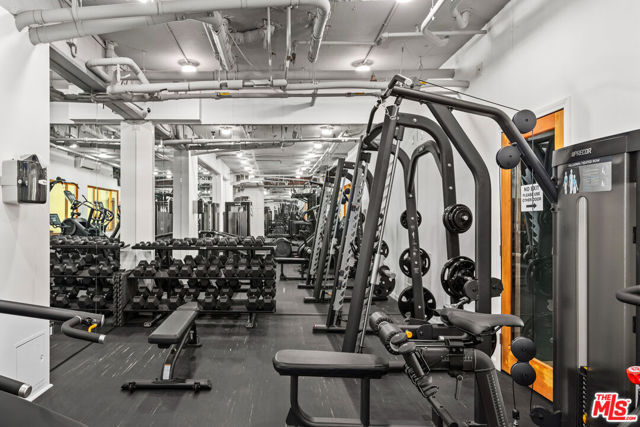 1440 Veteran Avenue, Los Angeles CA: https://media.crmls.org/mediaz/b987f573-a9fd-4431-b389-dfc7ec975d86.jpg