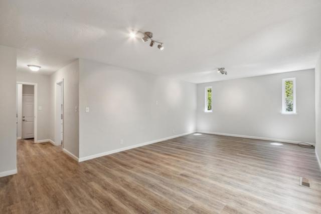 24895 Skyland Road, Los Gatos CA: https://media.crmls.org/mediaz/b989b787-b60a-461b-9d0f-e07169246372.jpg