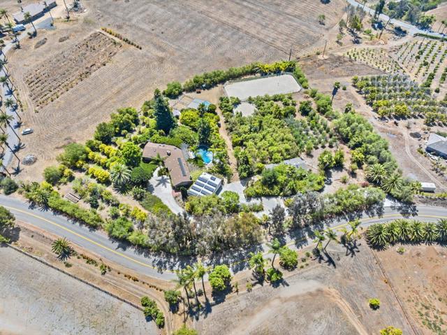 31619 21 Via Puerta Del Sol, Bonsall CA: https://media.crmls.org/mediaz/b989f51a-aa19-476a-b111-ae180f8d31a4.jpg