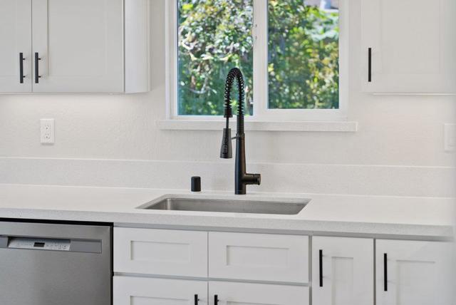 221 Carey Avenue, Freedom CA: https://media.crmls.org/mediaz/b98a0ce6-7d16-4b86-81b9-679e136f8ff1.jpg