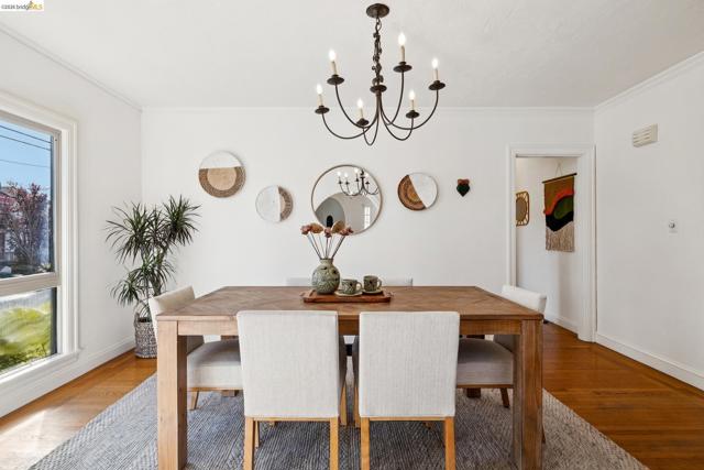 1136 Marin Ave, Albany CA: https://media.crmls.org/mediaz/b98a26f0-f6f2-418e-88f5-58d1ecae1798.jpg