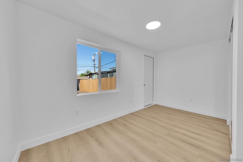 4312 Winona Ave - photo 16