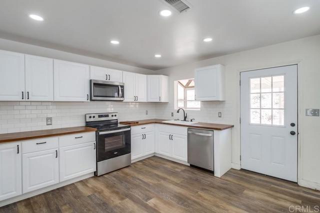 Image 2 of 72 For 631 Rosalie Way