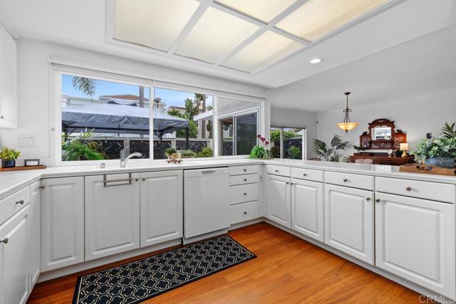 Detail Gallery Image 12 of 40 For 69 Half Moon Bend, Coronado,  CA 92118 - 3 Beds | 3/1 Baths