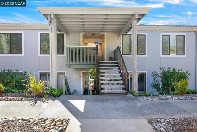 1816 Golden Rain, Walnut Creek CA: https://media.crmls.org/mediaz/b98a9c0b-7e89-4fa9-94a6-c851a58ec984.jpg