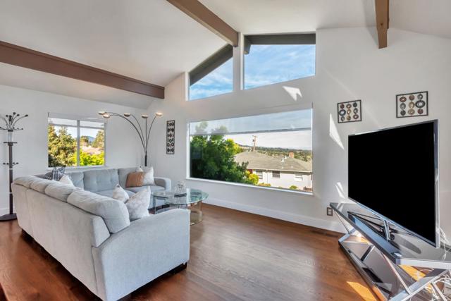 347 Rolling Hills Avenue, San Mateo CA: https://media.crmls.org/mediaz/b98aa6b8-b4cf-4d67-aa5f-28fccf44a50b.jpg