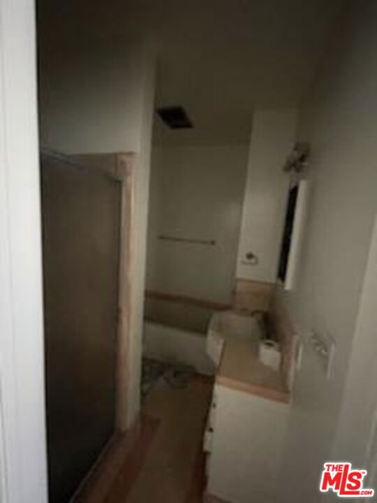 3757 Los Feliz Boulevard, Los Angeles CA: https://media.crmls.org/mediaz/b98ac4a0-0b57-4869-b551-a2fed433ab38.jpg
