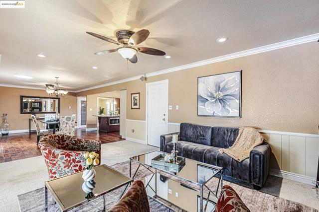 212 Matsqui Rd, Antioch CA: https://media.crmls.org/mediaz/b98b2cf0-7971-41e9-8326-849aa36f77fe.jpg