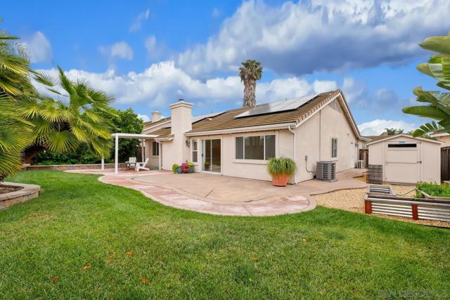 329 Del Flora St, Oceanside CA: https://media.crmls.org/mediaz/b98b33a1-711d-466f-a4f0-59d903812b0d.jpg