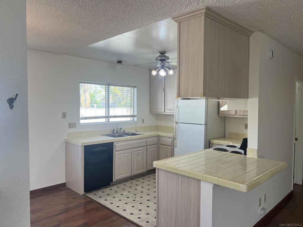 4617 Kensington Dr - photo 4