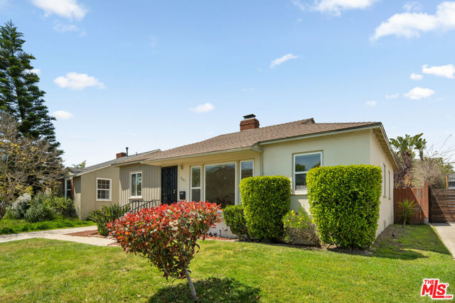 7601 Dunfield Avenue, Los Angeles CA: https://media.crmls.org/mediaz/b98bc49b-b60f-4ea6-9086-268b7573fa9a.jpg