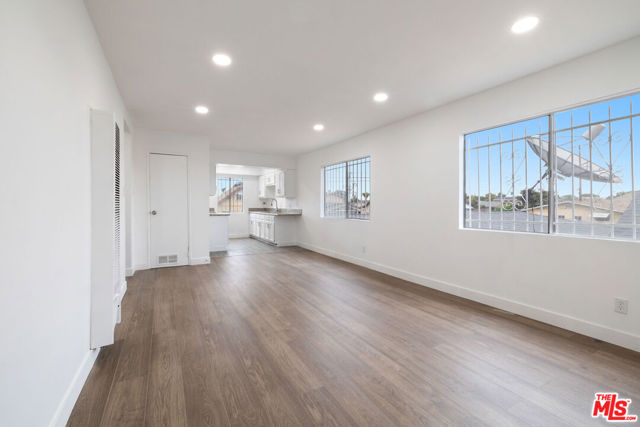 1346 E 83rd Street, Los Angeles CA: https://media.crmls.org/mediaz/b98c1d37-288c-40ea-a4e9-869d329e3642.jpg