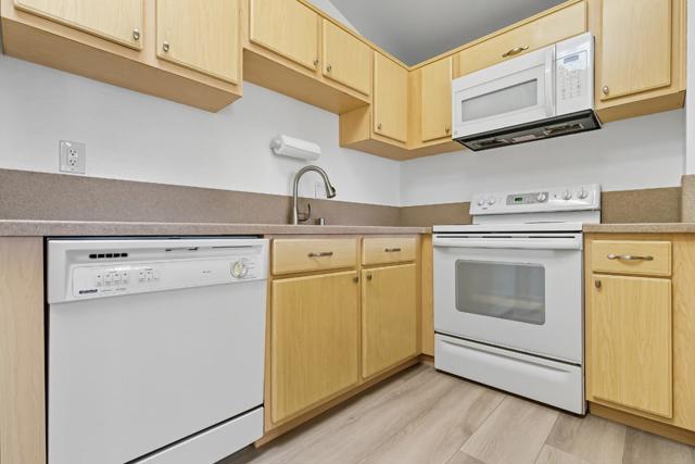 3550 Carter Drive, South San Francisco CA: https://media.crmls.org/mediaz/b98d1177-de68-4340-aa18-7123f2e20d86.jpg