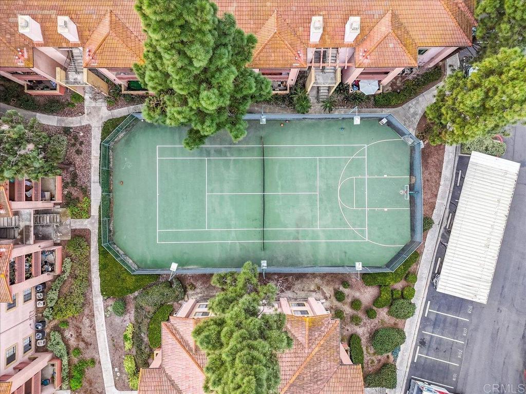 https://media.crmls.org/mediaz/b98d257a-0e32-4d75-8518-5da9556c70df.jpg?preset=X-Large
