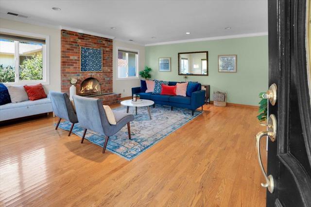 140 Suburbia Avenue, Santa Cruz CA: https://media.crmls.org/mediaz/b98dbe8c-7e25-442a-9fb8-e1c052fa945e.jpg