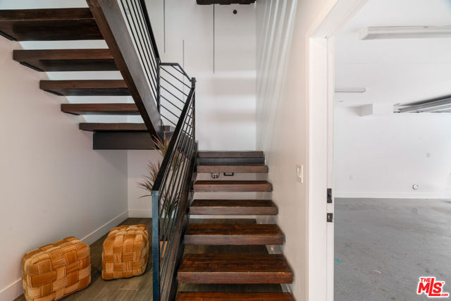 6871 Fountain Avenue, Los Angeles CA: https://media.crmls.org/mediaz/b98dc9ba-6f06-4137-8ea1-c27c09db545b.jpg