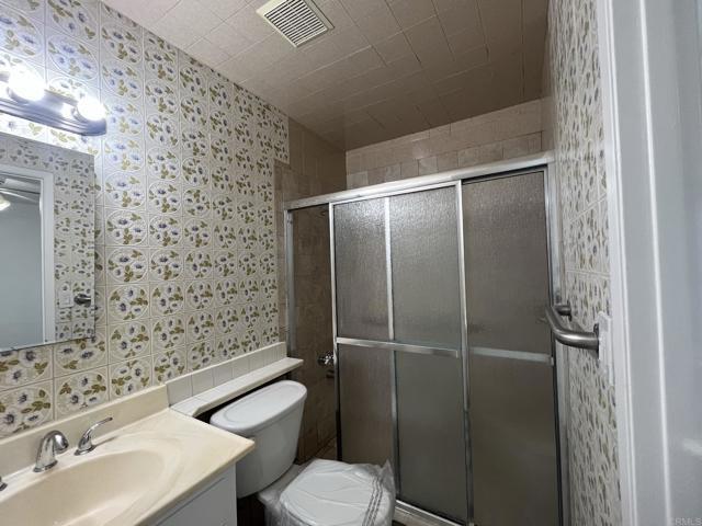127 AVE DE LA MADRID, San Diego CA: https://media.crmls.org/mediaz/b98de9f2-f43f-4450-982d-e0d1cd3a66f9.jpg