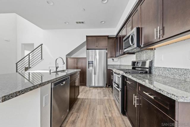 2053 Tango Loop, Chula Vista CA: https://media.crmls.org/mediaz/b98ef612-14f9-463c-a968-c89ab62ebd5e.jpg