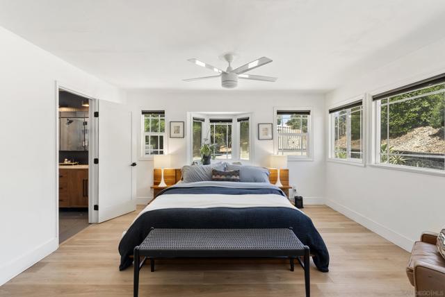 3860 Las Flores, Fallbrook CA: https://media.crmls.org/mediaz/b98f317e-39e7-4b94-b9d5-bdc48770d7ed.jpg