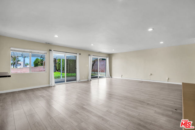 5137 Reynier Avenue, Los Angeles CA: https://media.crmls.org/mediaz/b990d54f-3f6c-4c1b-b2ba-40dcc6ef7c66.jpg