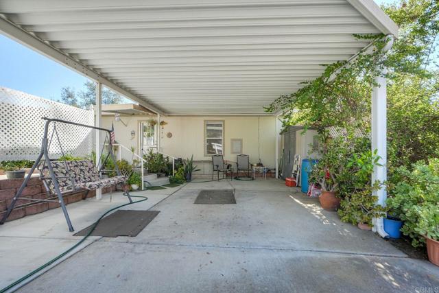 18218 Paradise Mountain Rd Spc 80, Valley Center CA: https://media.crmls.org/mediaz/b9915fe9-43a7-4509-85a7-9d644ef77789.jpg