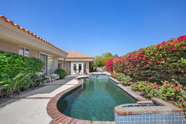 32 Colonial Drive, Rancho Mirage, CA 92270
