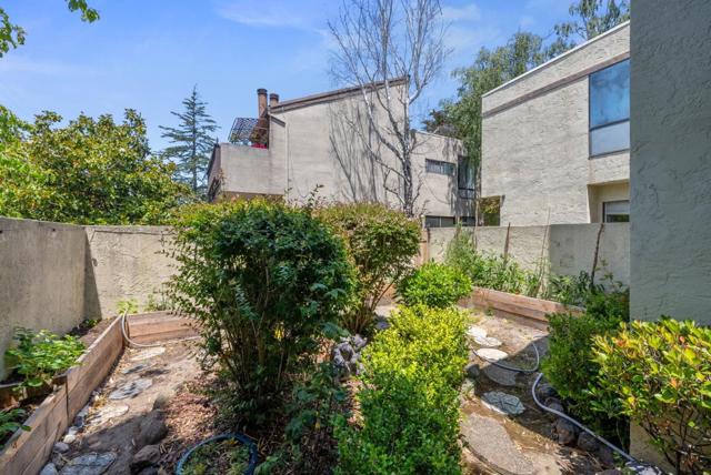 2005 Parrott Drive, San Mateo CA: https://media.crmls.org/mediaz/b9917e47-dee2-4bcb-b746-d6c77a6ed70c.jpg