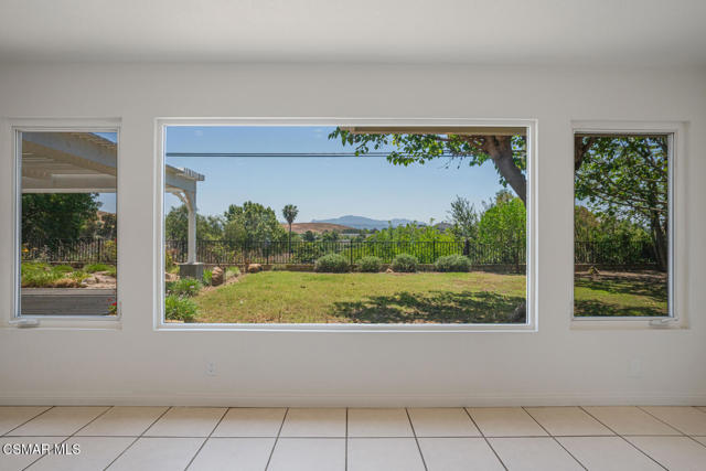 86 Teasdale Street, Thousand Oaks CA: https://media.crmls.org/mediaz/b9918b40-3491-4f23-bcca-0f64894ab403.jpg