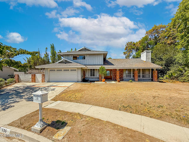 136 Erten Street, Thousand Oaks CA: https://media.crmls.org/mediaz/b991fd1c-7191-44f7-b2ae-6ed1178747bd.jpg