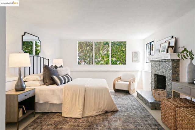 1009 Richmond st, El Cerrito CA: https://media.crmls.org/mediaz/b992a4bf-14a8-4b5b-b14b-89c0e6b7da5c.jpg