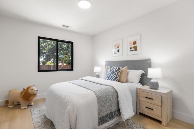 120 Abelia Way, East Palo Alto CA: https://media.crmls.org/mediaz/b9930a65-0694-4108-b39d-f6d73c993db7.jpg