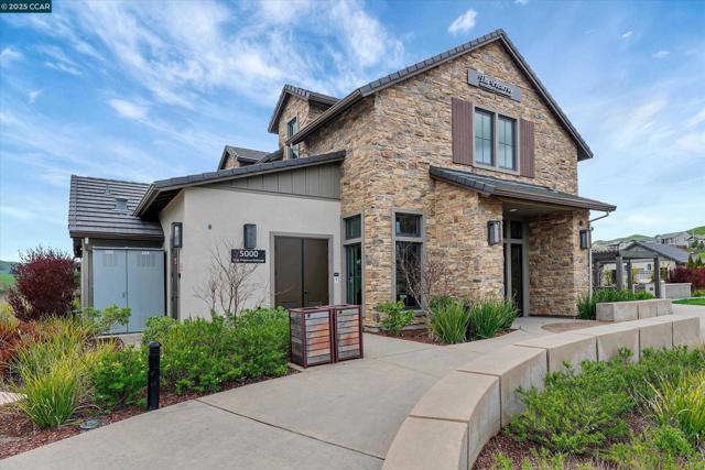 39103 Via Vicenza, San Ramon CA: https://media.crmls.org/mediaz/b993ecde-7466-4a21-86fd-926ff3ab0993.jpg